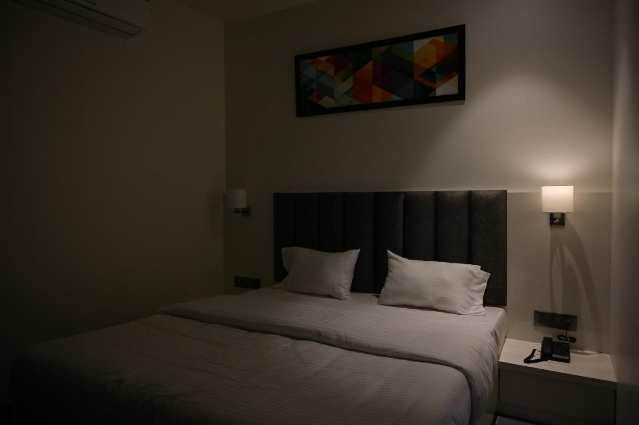 Hotel My Home Residency Nászik Kültér fotó